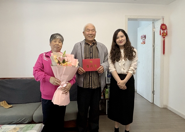 寧波海運工會專程看望退休職工、全國勞模張帆芳同志。陸瑩攝_副本.jpg