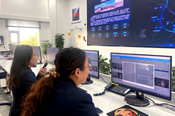 查找肇事車(章巍拍攝)_副本.jpg 查找肇事車(章巍拍攝)_副本.jpg