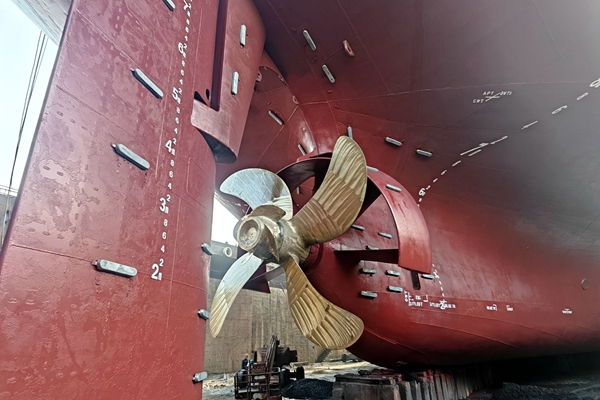 “富興21”輪完成“高效螺旋槳+前置預旋導輪”組合改造。鄭笑 攝_副本.jpg